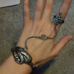 Silver hand jewelry bangle and ring snake